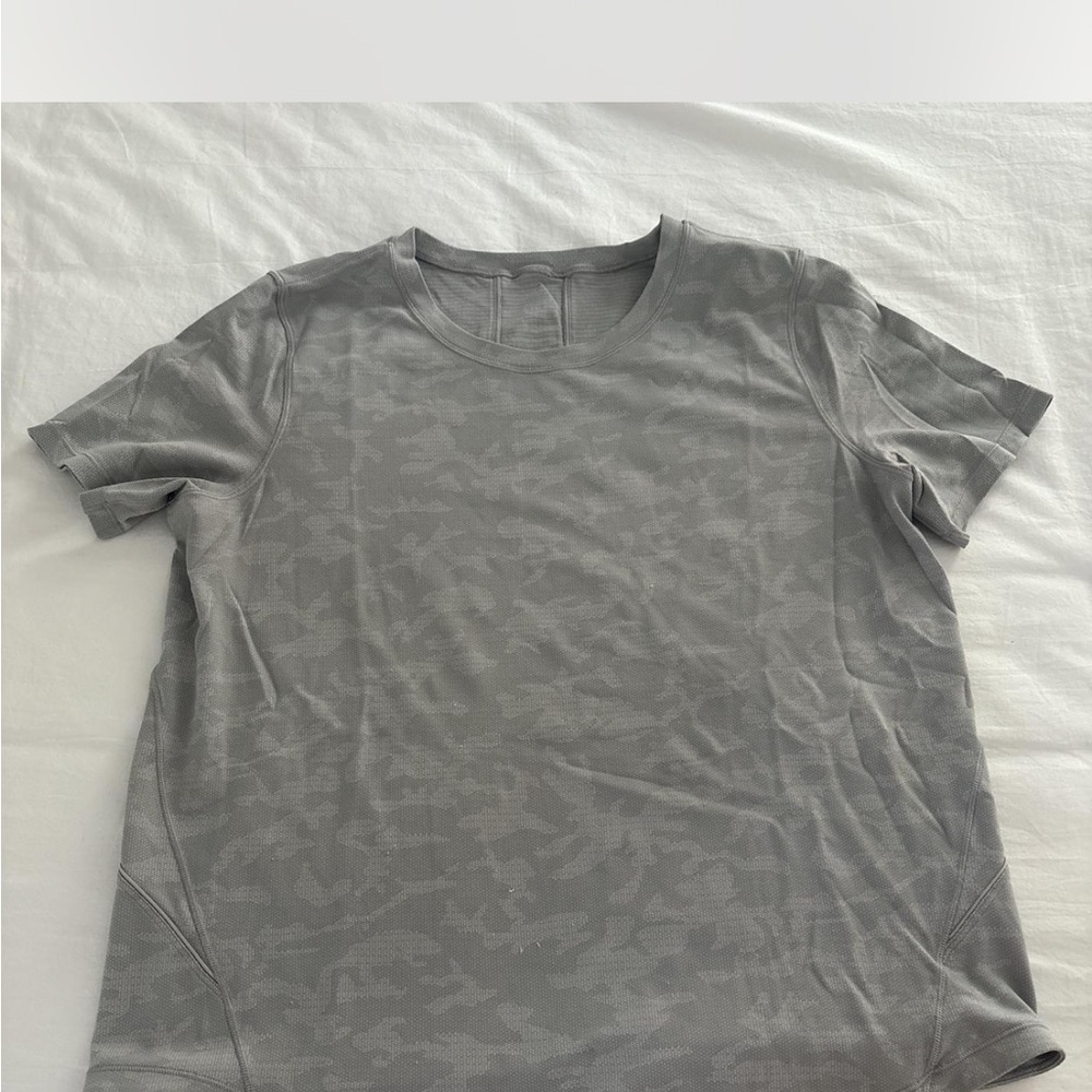 lululemon athletica Camouflage Gray Men's Tee